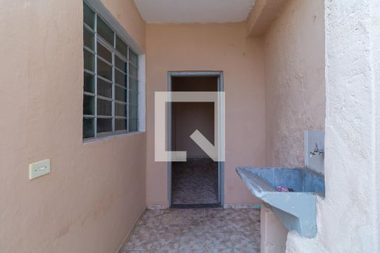 Área de Serviço de casa para alugar com 2 quartos, 64m² em Vila Portuguesa, São Paulo