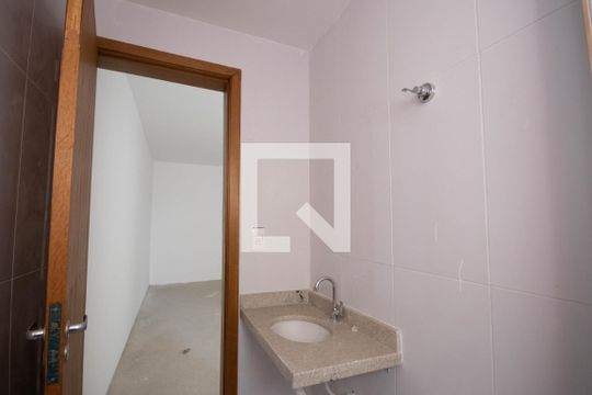 Banheiro de apartamento à venda com 2 quartos, 53m² em Vila Mazzei, São Paulo