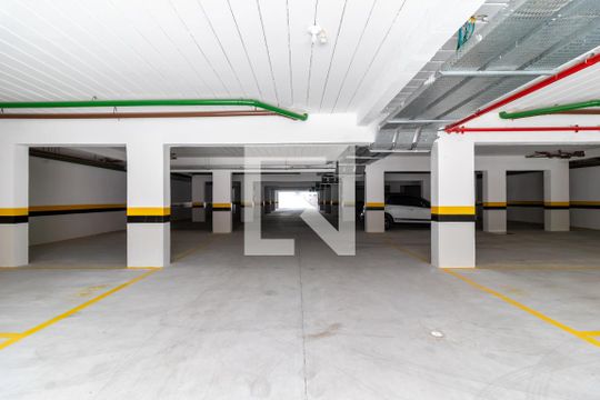 Garagem de apartamento à venda com 2 quartos, 53m² em Vila Mazzei, São Paulo