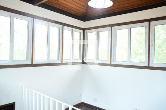 Mezzanino de casa de condomínio para alugar com 3 quartos, 340m² em Granja Viana Ii, Cotia