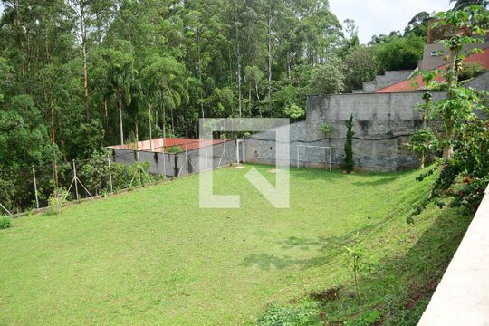 Quintal de casa de condomínio para alugar com 3 quartos, 340m² em Granja Viana Ii, Cotia