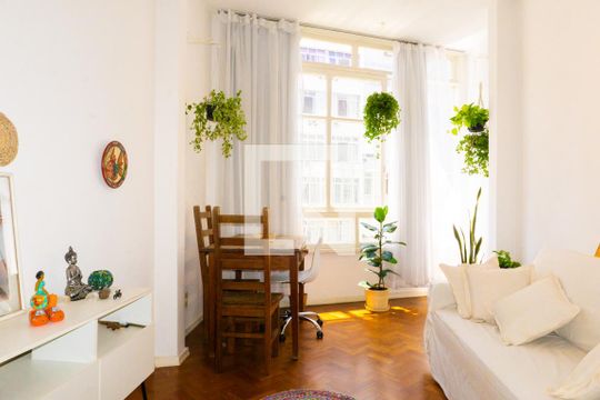 Sala de apartamento para alugar com 1 quarto, 39m² em Flamengo, Rio de Janeiro