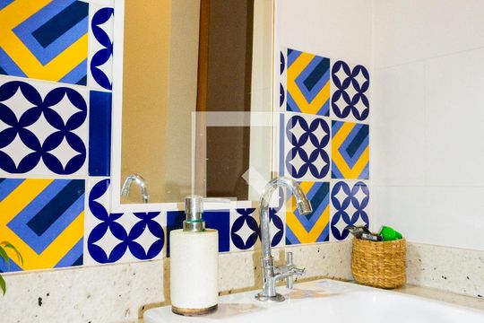 Banheiro de apartamento para alugar com 1 quarto, 39m² em Flamengo, Rio de Janeiro
