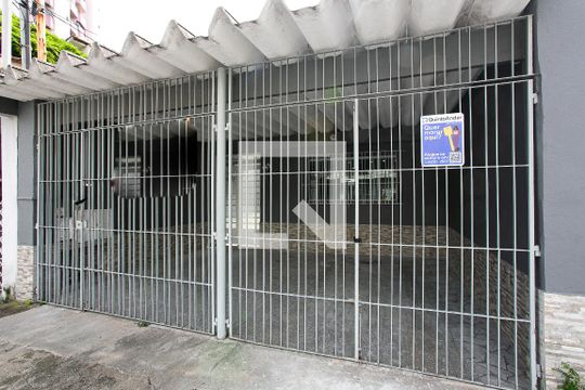 Fachada de casa à venda com 2 quartos, 137m² em Chácara Santo Antônio (zona Leste), São Paulo