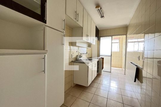 Cozinha de apartamento à venda com 2 quartos, 58m² em Vila Fachini, São Paulo