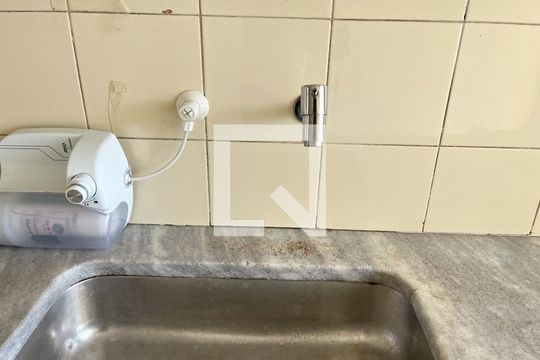 Cozinha de apartamento à venda com 2 quartos, 58m² em Vila Fachini, São Paulo