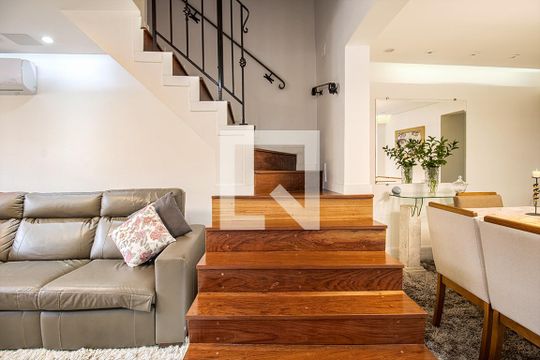 Casa à venda com 3 quartos, 154m² em Bosque da Saúde, São Paulo