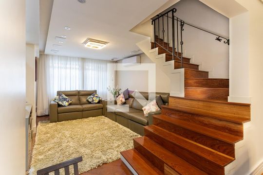 Casa à venda com 3 quartos, 154m² em Bosque da Saúde, São Paulo