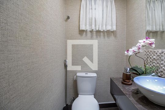 Lavabo de casa à venda com 3 quartos, 154m² em Bosque da Saúde, São Paulo
