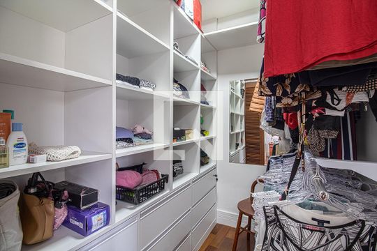 Closet de casa à venda com 3 quartos, 154m² em Bosque da Saúde, São Paulo