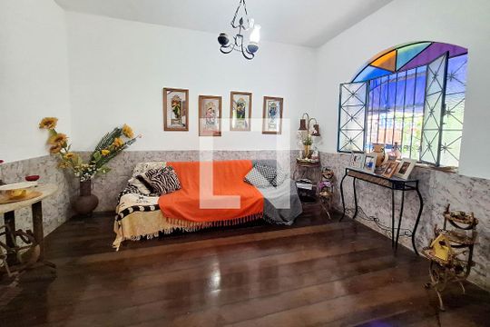 Sala 1 de casa à venda com 3 quartos, 100m² em Santa Rosa, Niterói