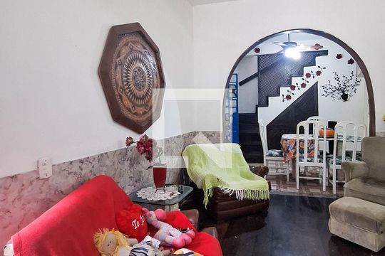 Sala 1 de casa à venda com 3 quartos, 100m² em Santa Rosa, Niterói