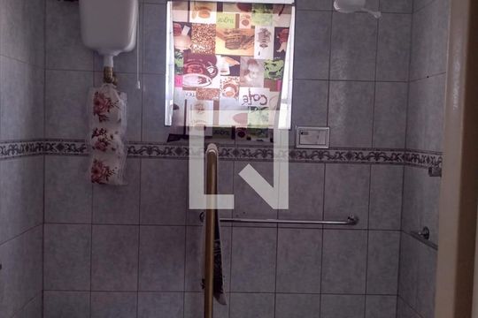 Banheiro de casa à venda com 3 quartos, 146m² em Horto Florestal, Belo Horizonte