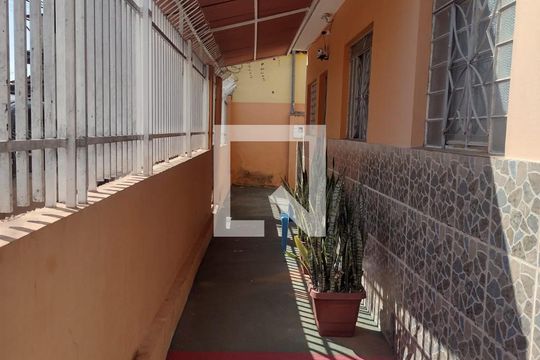 Área Externa de casa à venda com 3 quartos, 146m² em Horto Florestal, Belo Horizonte