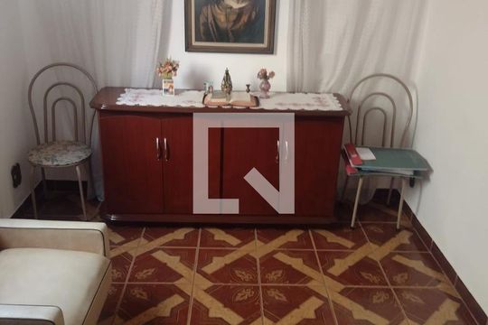 Sala de casa à venda com 3 quartos, 146m² em Horto Florestal, Belo Horizonte
