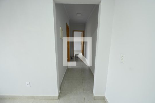 Corredor de casa para alugar com 2 quartos, 60m² em Setor Goiânia 2, Goiânia