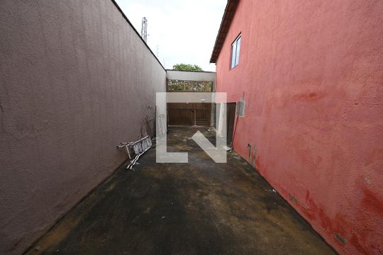 Área Externa de casa para alugar com 2 quartos, 60m² em Setor Goiânia 2, Goiânia