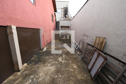 Área Externa de casa para alugar com 2 quartos, 60m² em Setor Goiânia 2, Goiânia