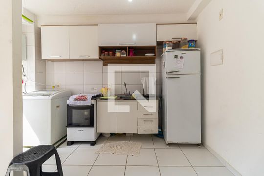 Cozinha de apartamento à venda com 2 quartos, 43m² em Parque Bristol, São Paulo