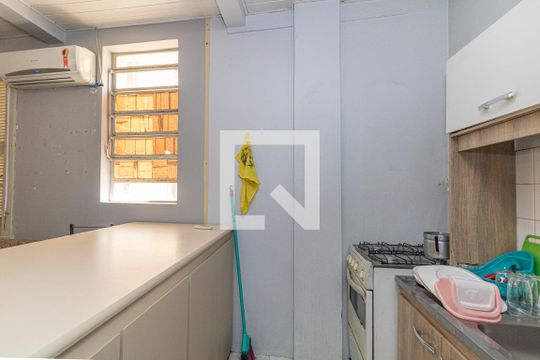 Quarto/Cozinha de apartamento à venda com 1 quarto, 51m² em Floresta, Porto Alegre