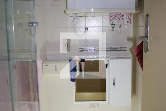 Banheiro social de apartamento à venda com 2 quartos, 47m² em Jardim São Gabriel, Campinas
