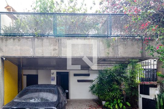 Fachada de casa à venda com 3 quartos, 200m² em Planalto Paulista, São Paulo