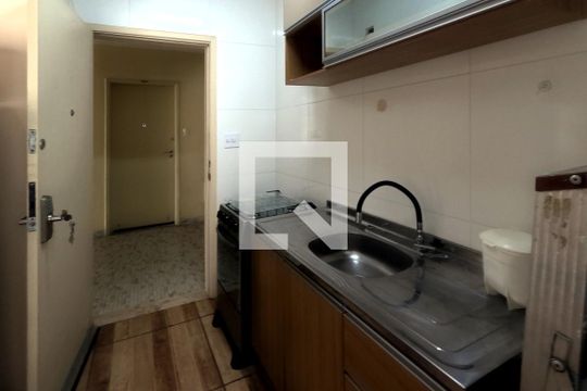 Cozinha de kitnet/studio para alugar com 1 quarto, 32m² em Boqueirão, Santos