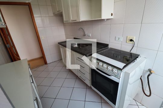 Cozinha e Área de Serviço de apartamento para alugar com 2 quartos, 53m² em Sacoma, São Paulo