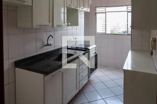 Cozinha e Área de Serviço de apartamento para alugar com 2 quartos, 53m² em Sacoma, São Paulo