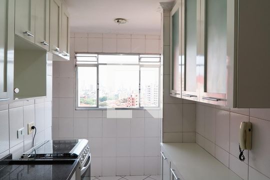 Cozinha e Área de Serviço de apartamento para alugar com 2 quartos, 53m² em Sacoma, São Paulo