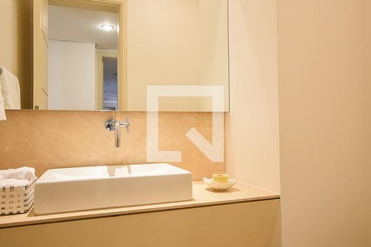 Lavabo 1 de apartamento à venda com 4 quartos, 500m² em Vila Suzana, São Paulo