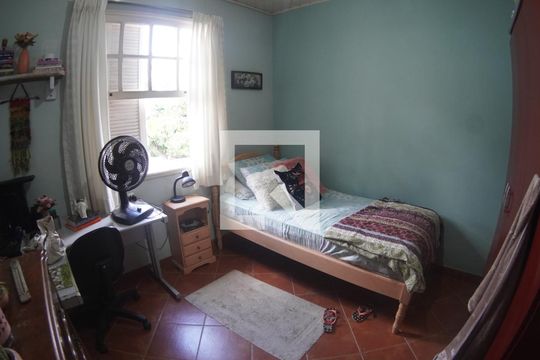 Quarto 2 de casa à venda com 3 quartos, 550m² em Butantã, São Paulo