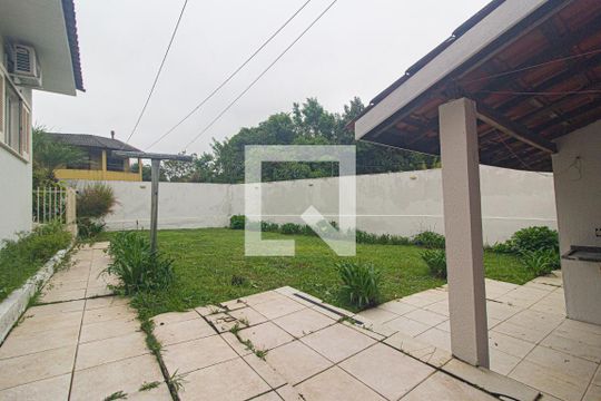 Área comum de casa à venda com 3 quartos, 400m² em Pilarzinho, Curitiba