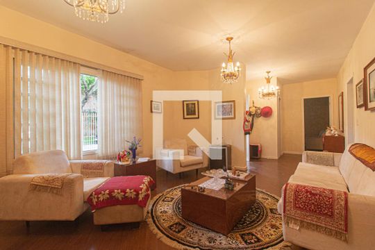 Casa à venda com 3 quartos, 400m² em Pilarzinho, Curitiba