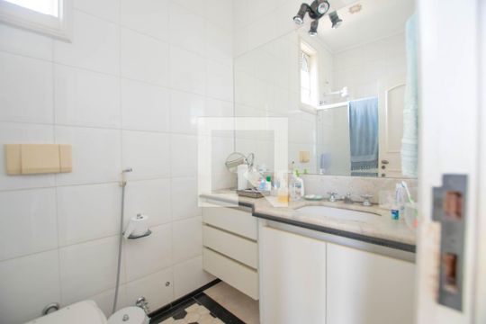 Banheiro da Suíte 1 de casa à venda com 4 quartos, 2000m² em Recanto da Lagoa, Lagoa Santa