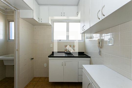 Cozinha de apartamento à venda com 2 quartos, 48m² em Chácara Santo Antônio (zona Leste), São Paulo