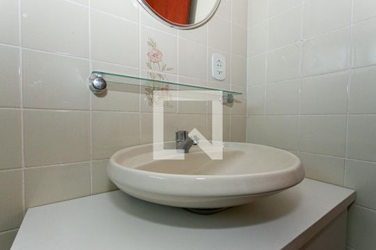 Banheiro de apartamento à venda com 2 quartos, 48m² em Chácara Santo Antônio (zona Leste), São Paulo