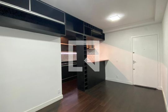 Sala de apartamento à venda com 2 quartos, 54m² em Parque Viana, Barueri