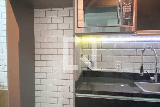 Cozinha de apartamento à venda com 2 quartos, 54m² em Parque Viana, Barueri