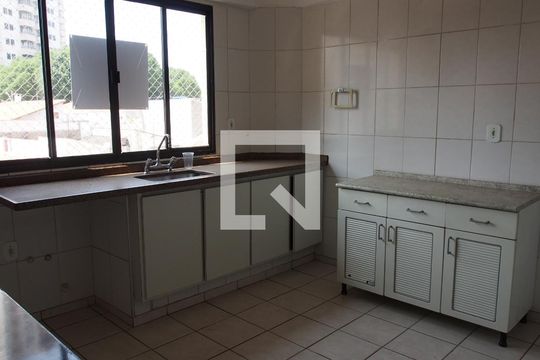 Cozinha de apartamento à venda com 3 quartos, 172m² em Jardim Pitangueiras I, Jundiaí