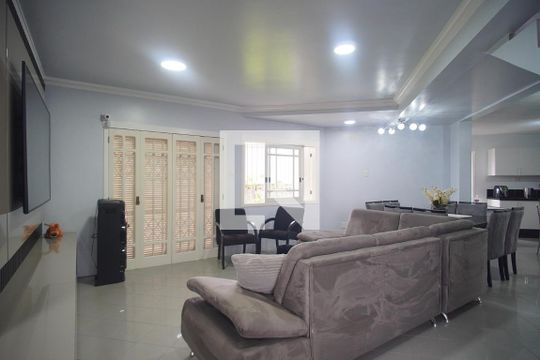 Sala  de casa à venda com 3 quartos, 207m² em Cristo Rei, São Leopoldo