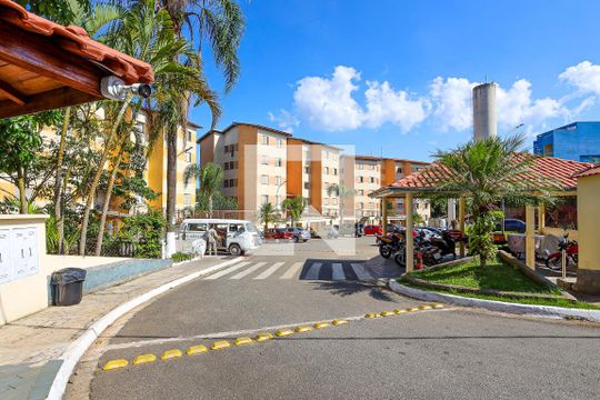 Fachada do condomínio de apartamento para alugar com 2 quartos, 48m² em Jardim Arco-íris, Cotia