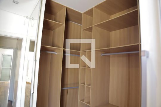 Closet de casa à venda com 2 quartos, 150m² em Jardim Peri, São Paulo