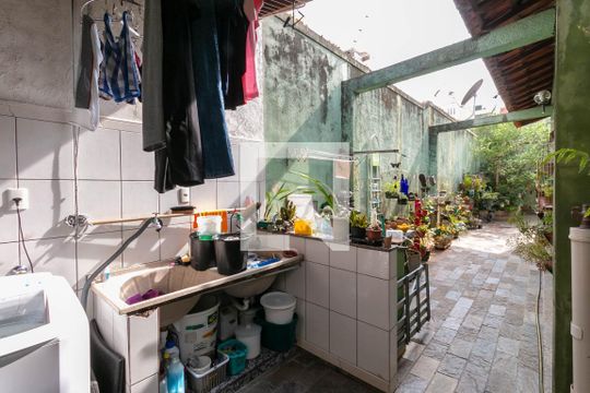 Cozinha e Área de Serviço de casa à venda com 4 quartos, 360m² em São Paulo, Belo Horizonte