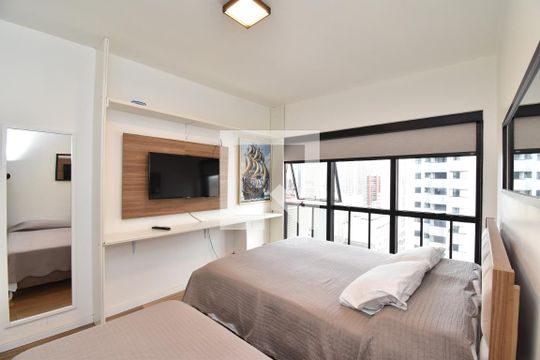 Quarto de apartamento à venda com 1 quarto, 67m² em Centro, Curitiba