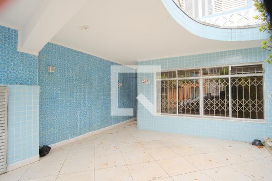 Garagem de casa para alugar com 4 quartos, 150m² em Vila Carrão, São Paulo