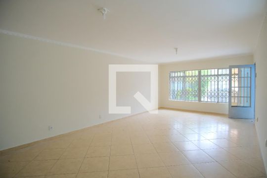 Sala de casa para alugar com 4 quartos, 150m² em Vila Carrão, São Paulo