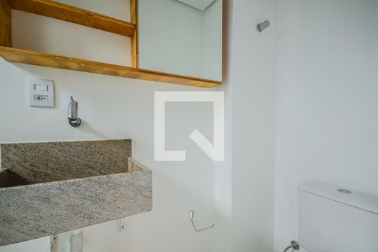 Banheiro de kitnet/studio para alugar com 1 quarto, 18m² em Vila Clementino, São Paulo