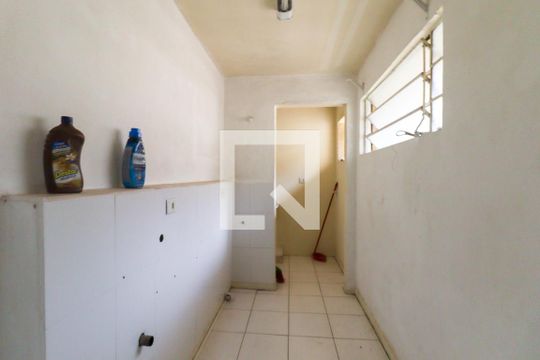 Cozinha e Área de Serviço de apartamento para alugar com 2 quartos, 58m² em Campo Comprido, Curitiba