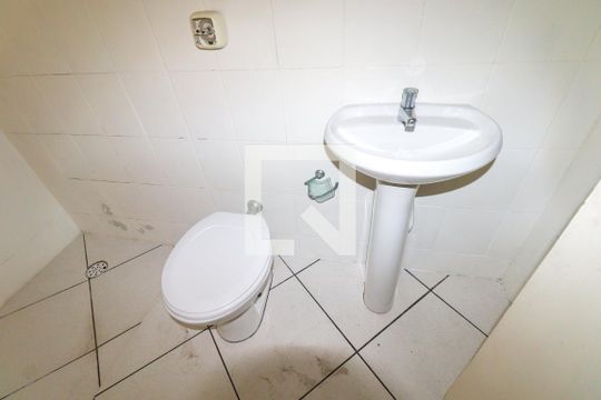 Banheiro Social de apartamento para alugar com 2 quartos, 58m² em Campo Comprido, Curitiba